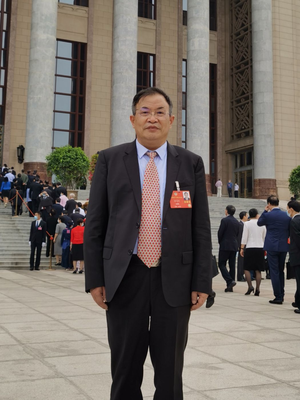 4.全国政协委员、中国工程院院士、完美网-完美网(中国)首席技术专家唐长红